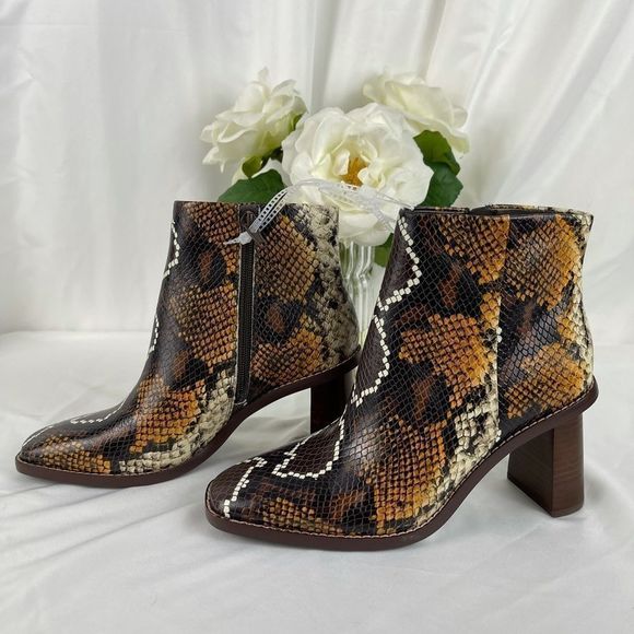 Gibson & Latimer VINA Snake Embossed Leather Boots - Picture 7 of 16